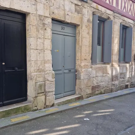 Les Bons Enfants 5 & 8 公寓