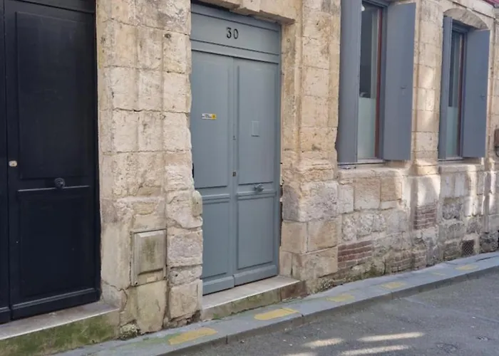 Les Bons Enfants 5 & 8 Apartment